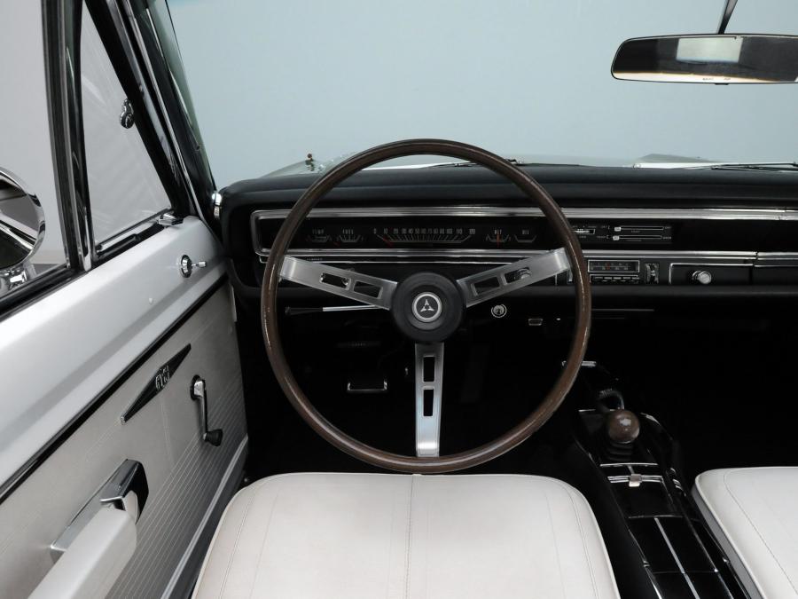 Торпедо Dodge Dart GTS 340 Convertible 1968 года  (фото 10 из 10)